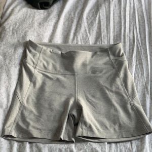 Outdoor Voices warm up Short